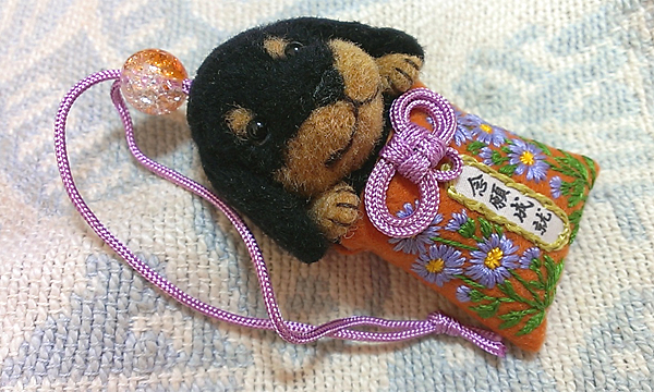 ダックスフンド ブラックタン シオン ストラップ 刺繍 羊毛フェルト お守り ハンドメイド 羊毛フェルト 売買されたオークション情報 Yahooの商品情報をアーカイブ公開 オークファン Aucfan Com