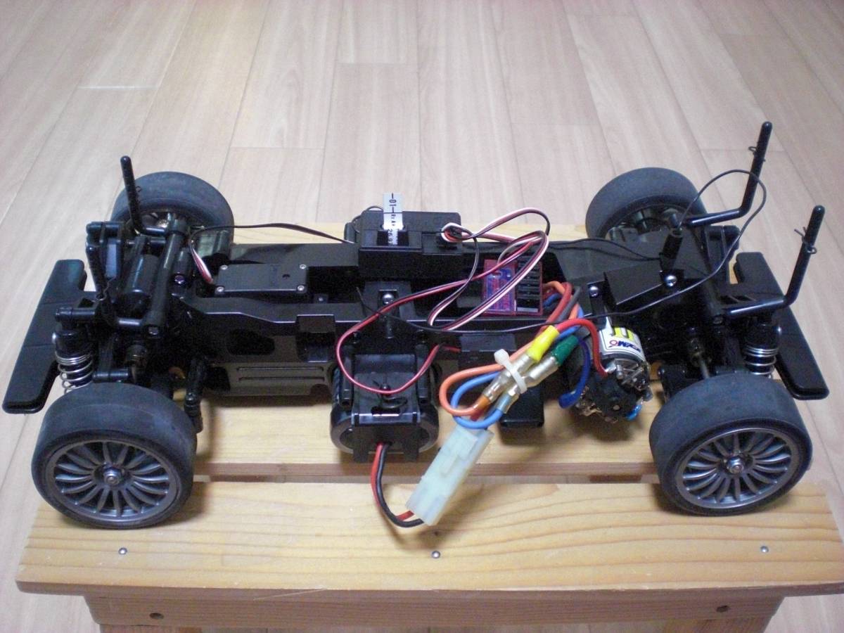 USED・1/10・タミヤ・メルセデスベンツ　CLK DTM2000 チームD2 ＊BODYリヤ左バンパー部分割れ有り