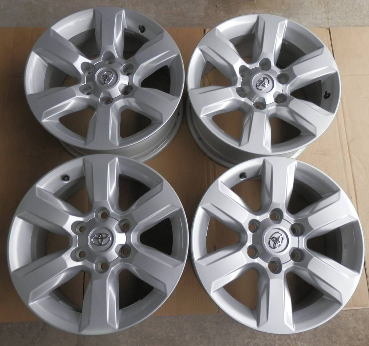 新車外し ランドクルーザープラド 150 中期 純正ホイール 美品 4本