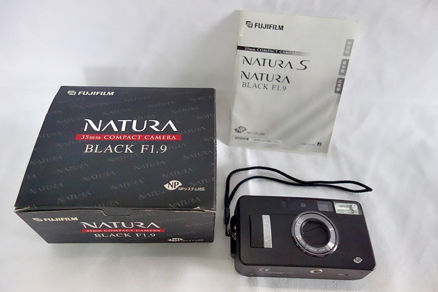 東京)FUJIFILM フジフィルム NATURA BLACK F1.9 お物について 【公式通販】