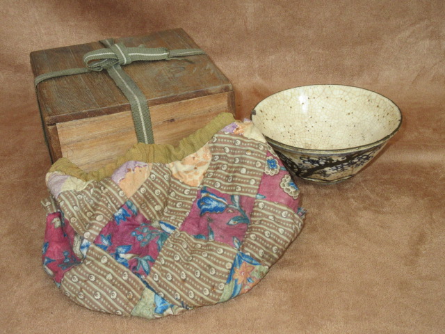 人気SALE，豊富な 11-178 梅模様 古い茶碗 仕覆 木箱入り(その他)｜売買されたオークション情報、yahooの商品情報をアーカイブ公開 - オークファン 陶磁一般