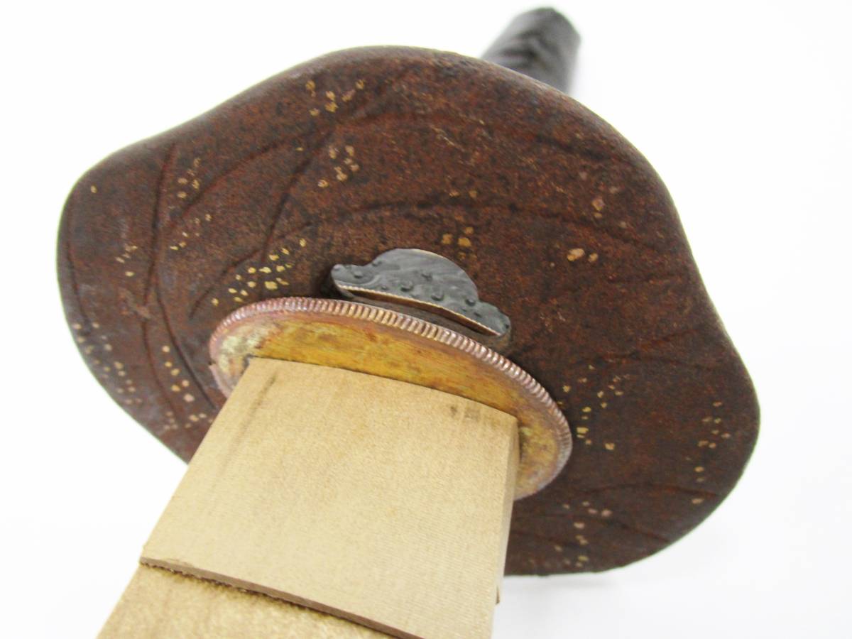| 日本刀装具 - 王様の愛物 鍔 竹光刀 竹光・時代劇衣装 竹光 鍔なし（食出鍔） 鶴姫一文字 拵 太刀金具 刀鍔 無銘 朝顔花紋 日本刀・刀剣総合専門店『儀平屋』