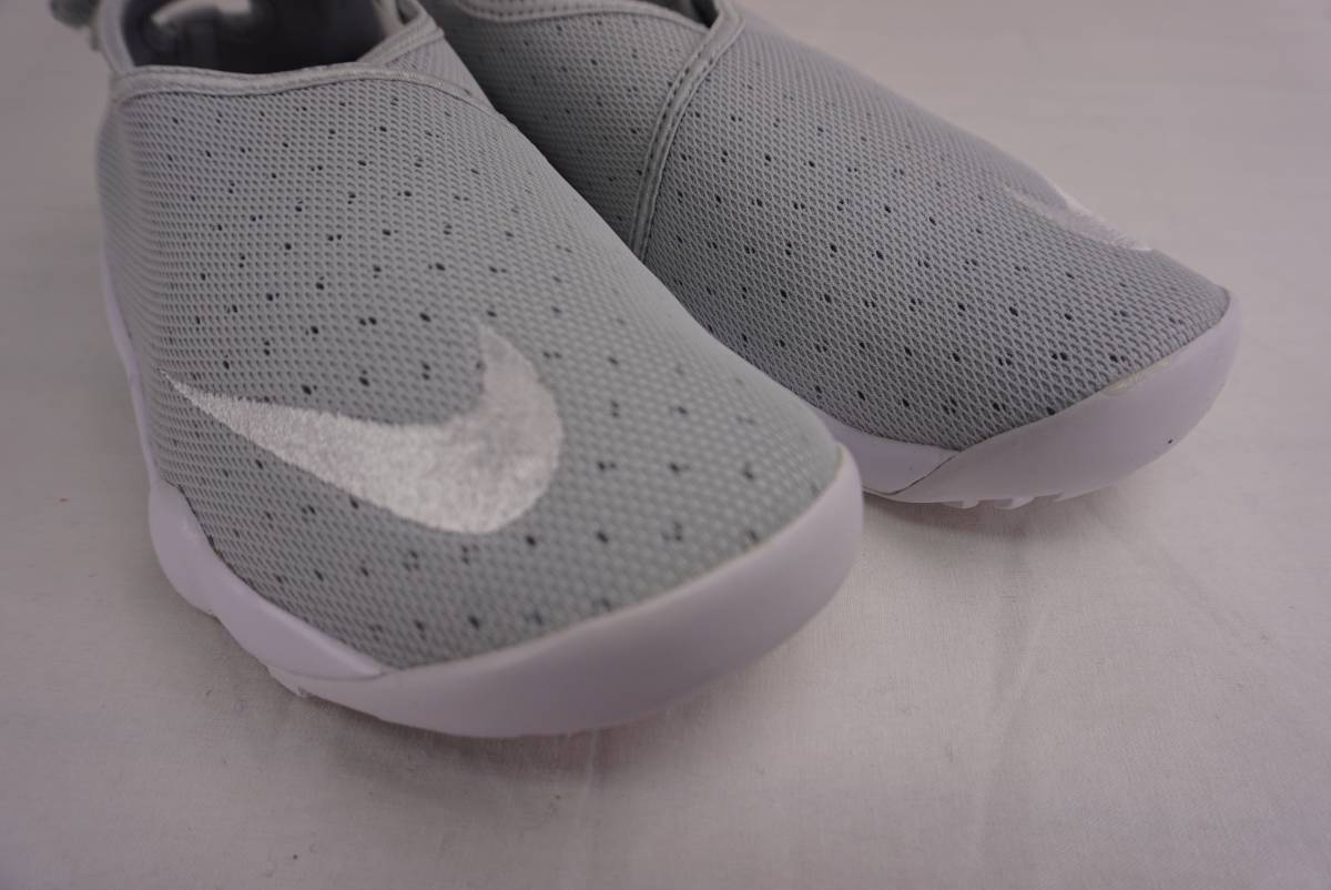 ナイキ リフト ラップ レディース スニーカー 26cm ライト シルバー グレー サテン メッシュ カジュアル シューズ NIKE RIFT WRAP 灰色