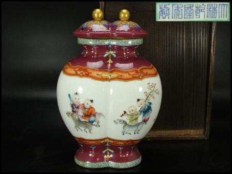 銀閣】中国美術粉彩唐子吉祥紋蓋連瓶旧家蔵出(O903) 骨董陶磁器一般