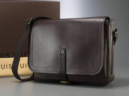 品質保証，100%新品 R8730 ルイヴィトン ユタ/オマハ/レザーショルダーバッグ/フラップショルダー/メッセンジャーバッグ/鞄/カフェ/茶/ブラウン/M92071(天然革ライン)｜売買されたオークション情報、yahooの商品情 かばん、バッグ