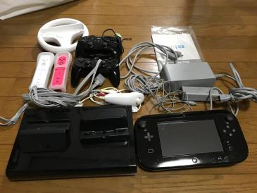 Wii Ｕ本体とスプラトゥーン（中古）その他ソフト3本