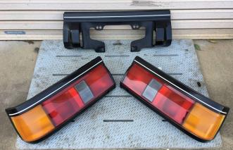 AE86 後期 3ドア レビン? テールランプ左右・ガーニッシュ テール