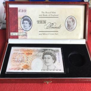低価，得価 イギリス １０ポンド紙幣 クラウン銀貨無し ケース付き 発行数2000(世界)｜売買されたオークション情報、yahooの商品情報をアーカイブ公開 - オークファン 世界
