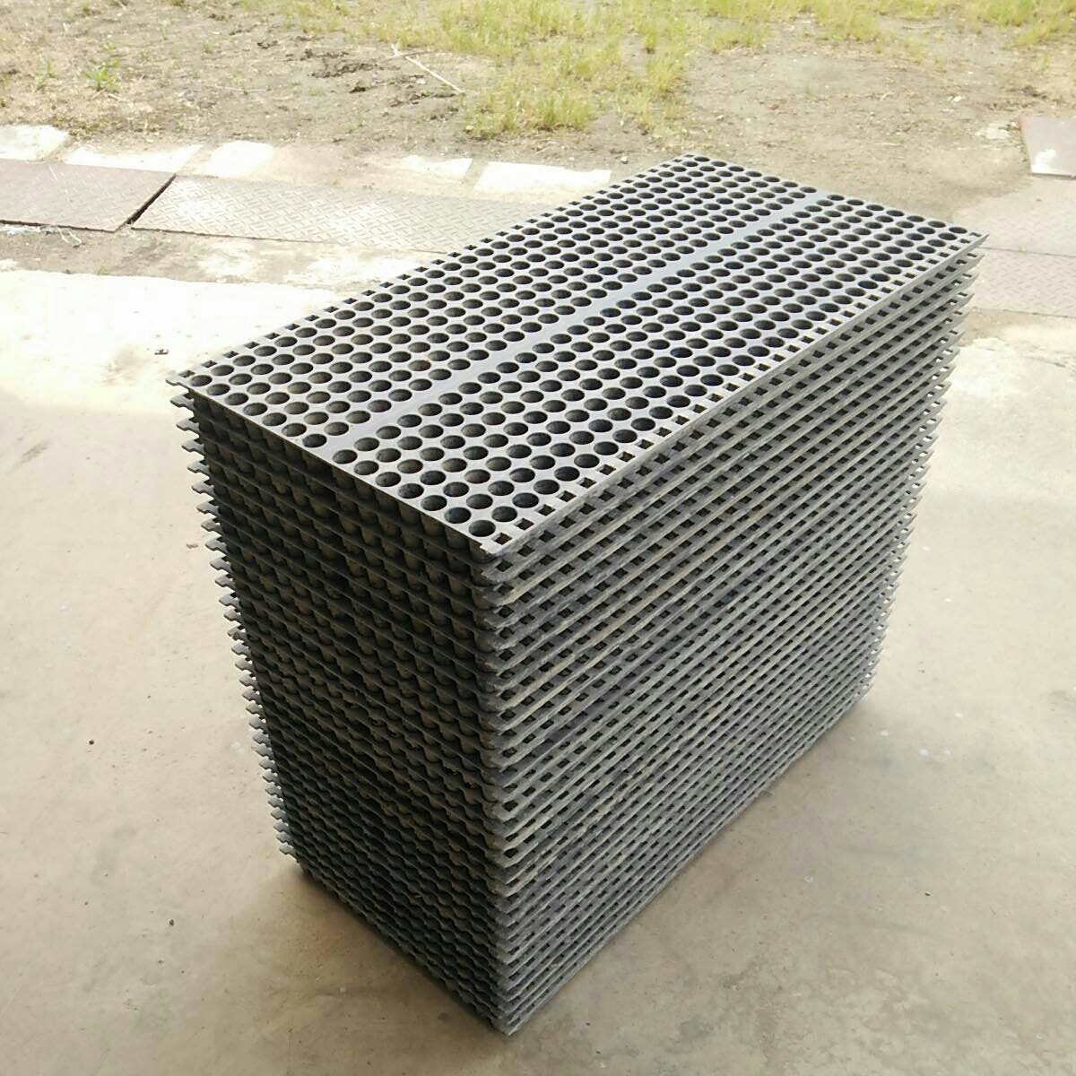 ぽ*た様 みのる産業 ポット苗箱 共立 448穴 玉ねぎにも ぽ ぽ*た様 みのる産業 ポット苗箱 共立 448穴 玉ねぎにも ぽ