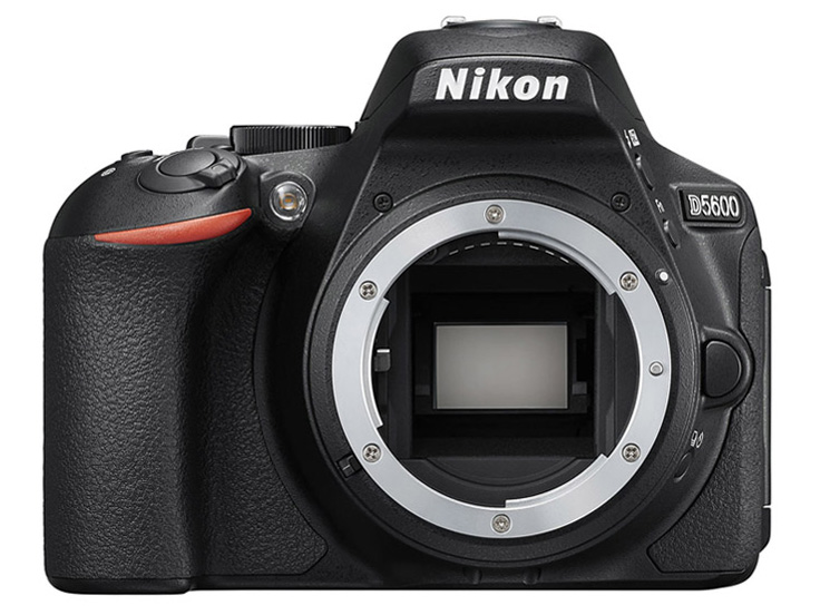 Nikon D200 ボディ + 標準ズームレンズセット (AF Nikkor 28-80mm f3.3