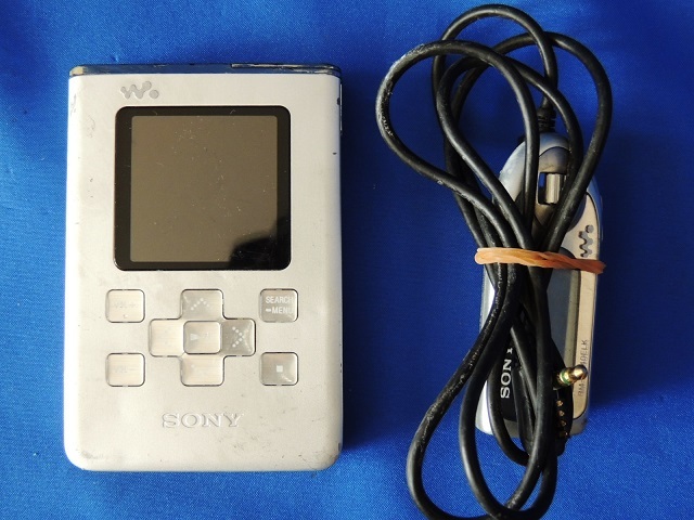 ジャンク品 SONY WALKMAN ポータブルMDプレーヤー 3台セット ジャンク品 SONY WALKMAN ポータブルMDプレーヤー 3台セット Panasonic