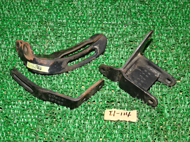 I1-114 SS H6 EA11R カプチーノ エアコンコンプレッサーブラケット
