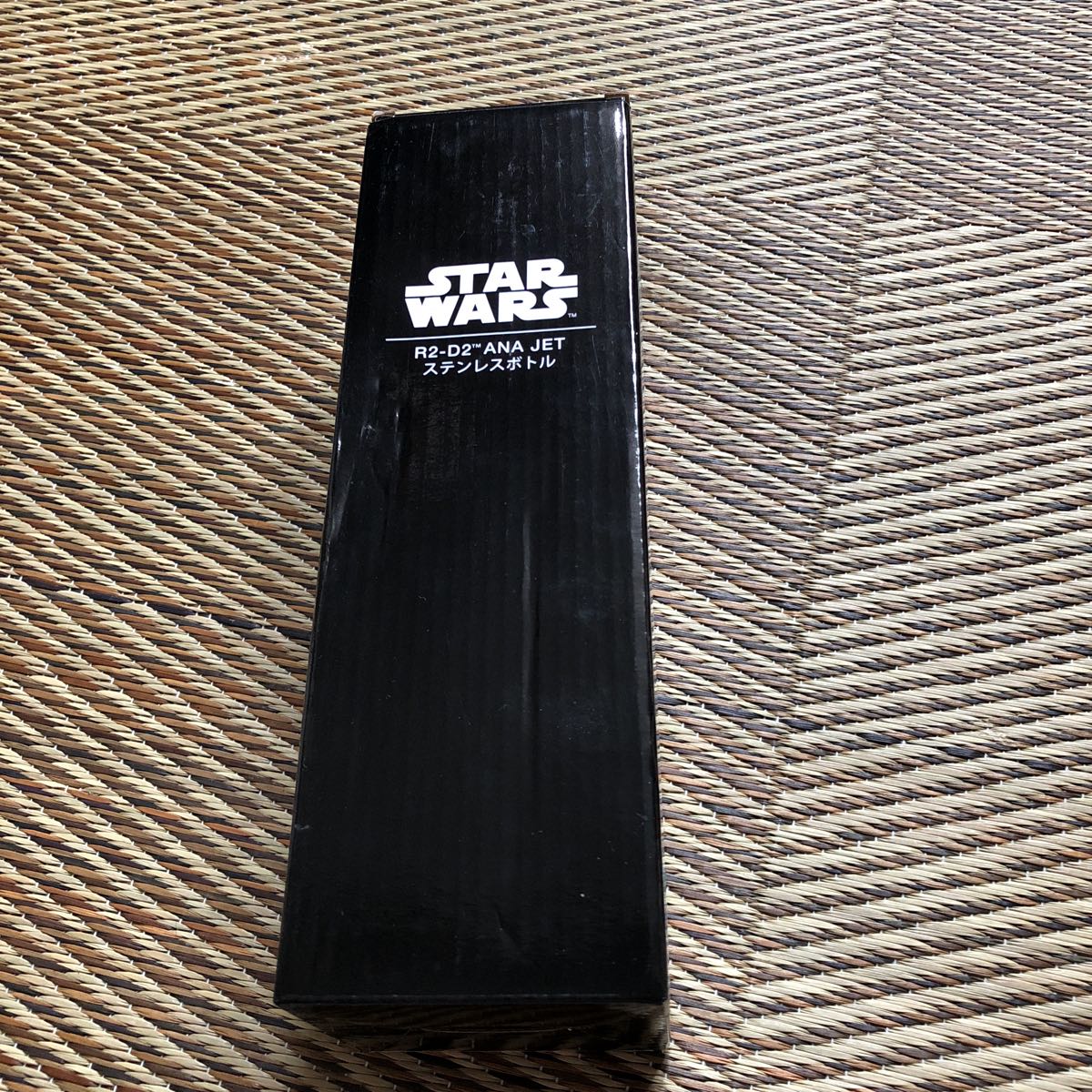 ANA、スター・ウォーズとのコラボ第1弾となる特別塗装機「R2-D2