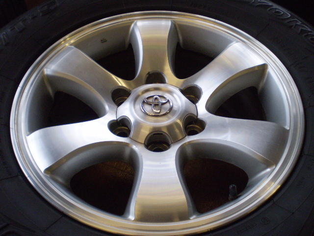 ランクルプラド純正アルミホイール 17×7.5J +30 6H 265/65R17