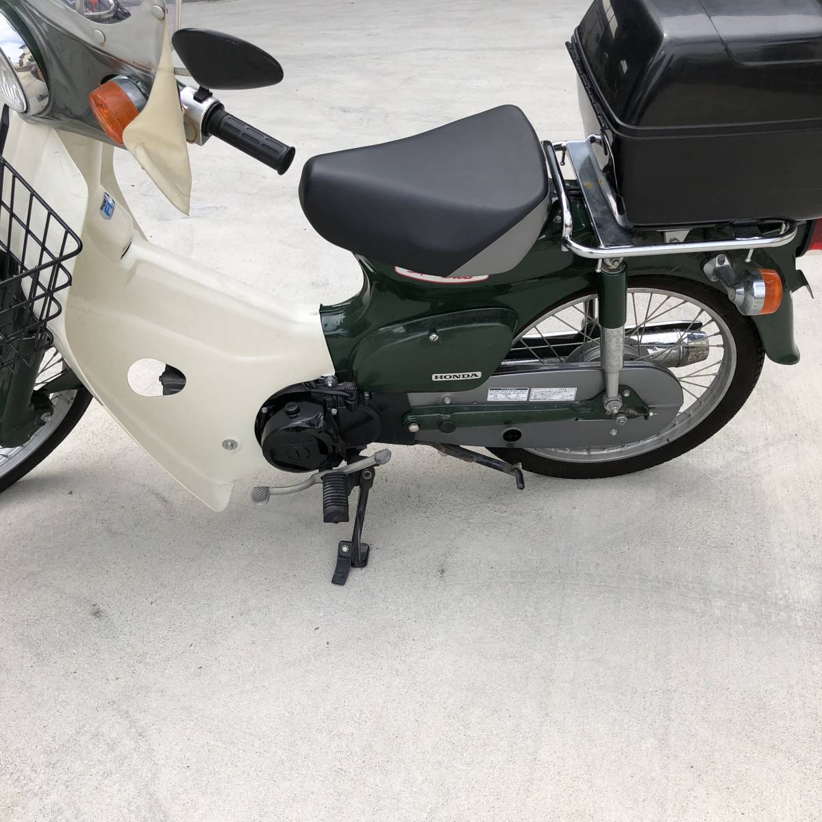 平成23年登録 ホンダ スーパーカブ 50 スタンダード JBH-AA01 C50S8 キック一発始動 実動車 9539km 風防 カゴ ボックス付き_3