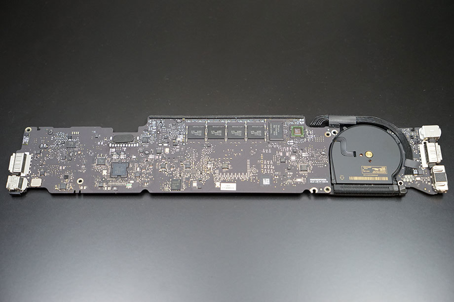 MacBook Air 11インチ a1465 ロジックボードとDC IOボードとファン 2013年モデル Core i5 1.3GHz 4GB Intel HD Graphics 5000 動作確認済み