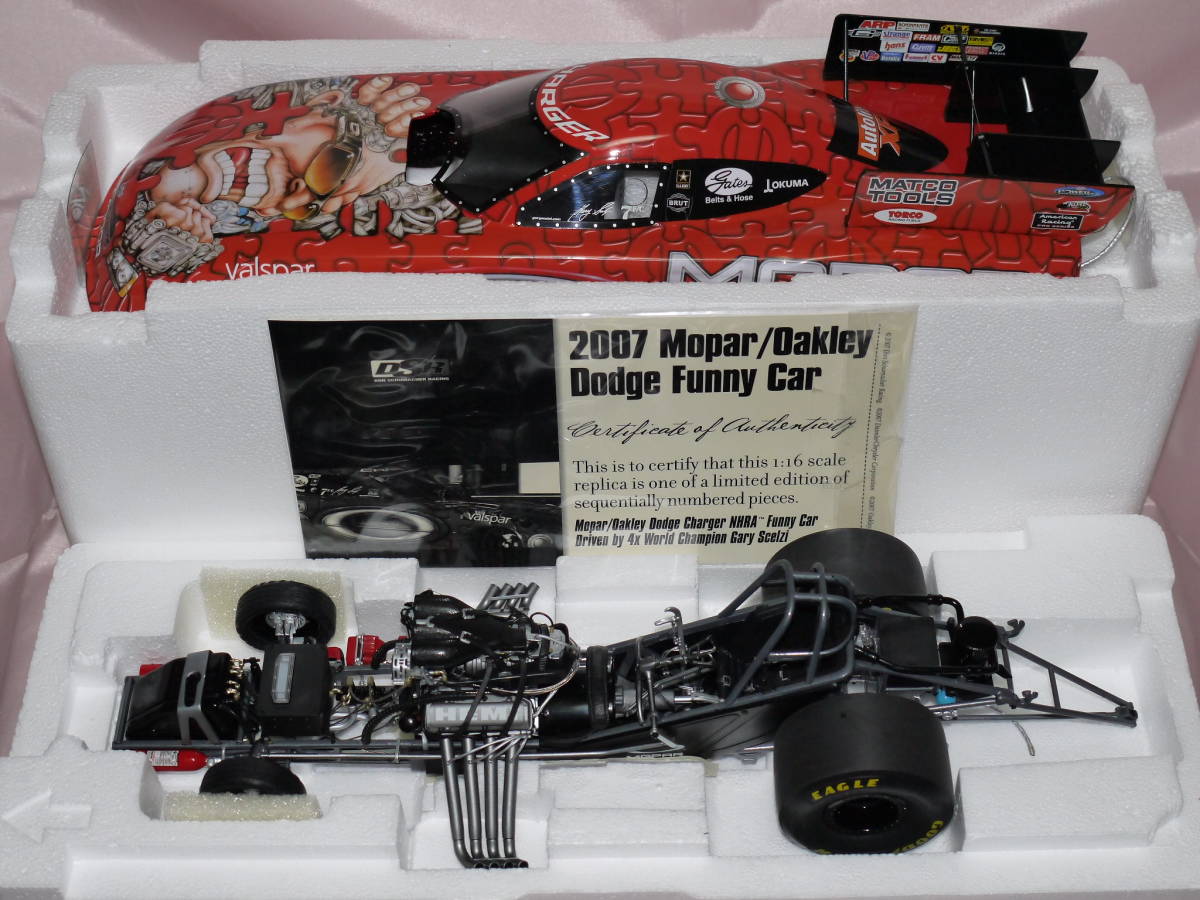 ☆レア1/16・MILESTONE製・NHRA・ドラックレース〃MOPAR/OAKLEY・DODGE