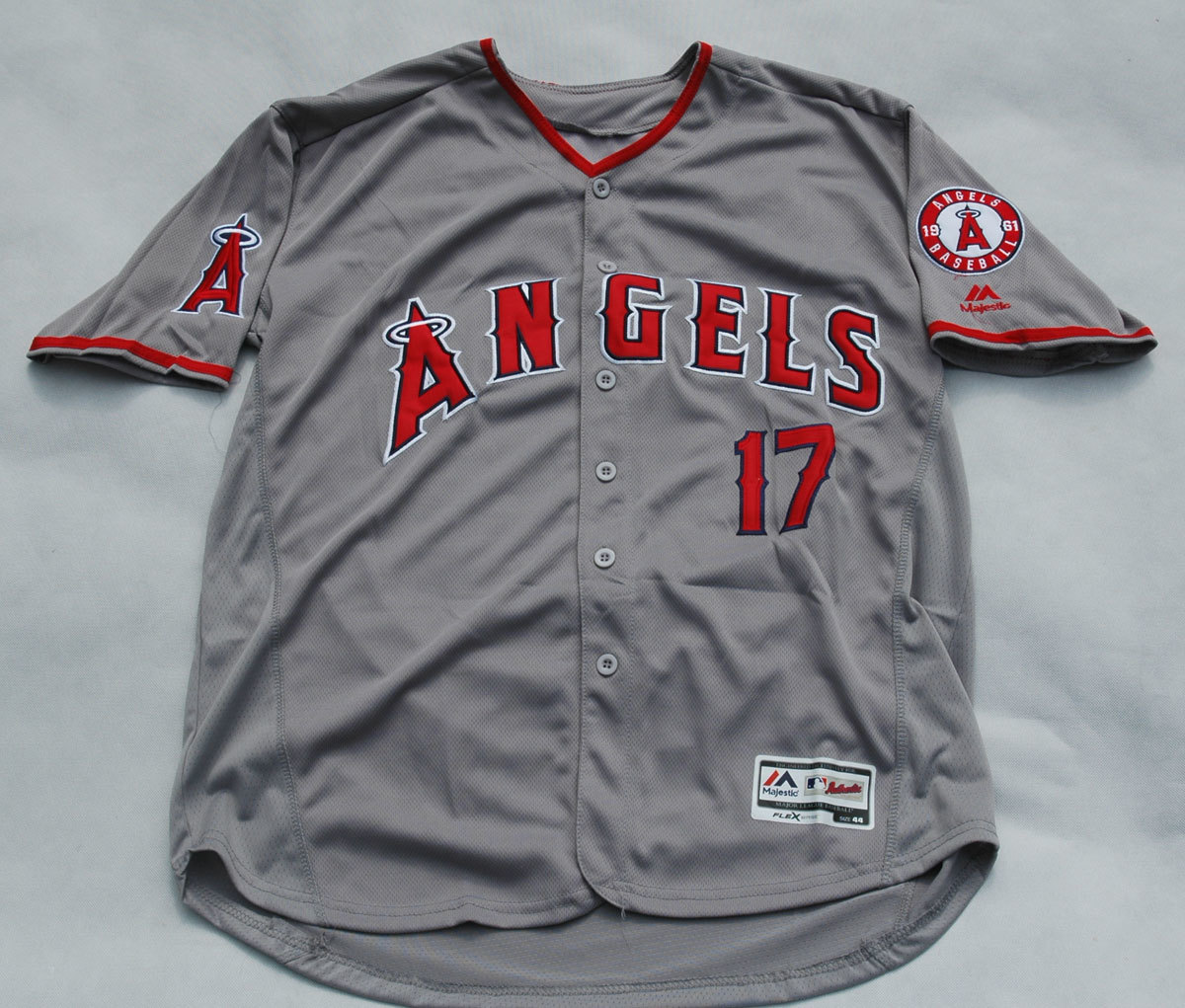 エンゼルス　大谷翔平 　レプリカユニホーム　Majestic　 Mサイズ 日本Mサイズ大谷翔平エンゼルスMajesticレプリカユニフォームグレー