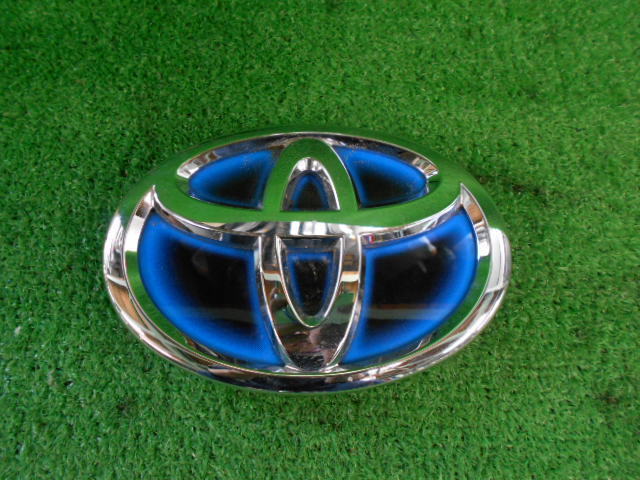 3143 Nhp10 アクア トヨタ 純正 ブルー Tマーク エンブレム トヨタ 売買されたオークション情報 Yahooの商品情報をアーカイブ公開 オークファン Aucfan Com