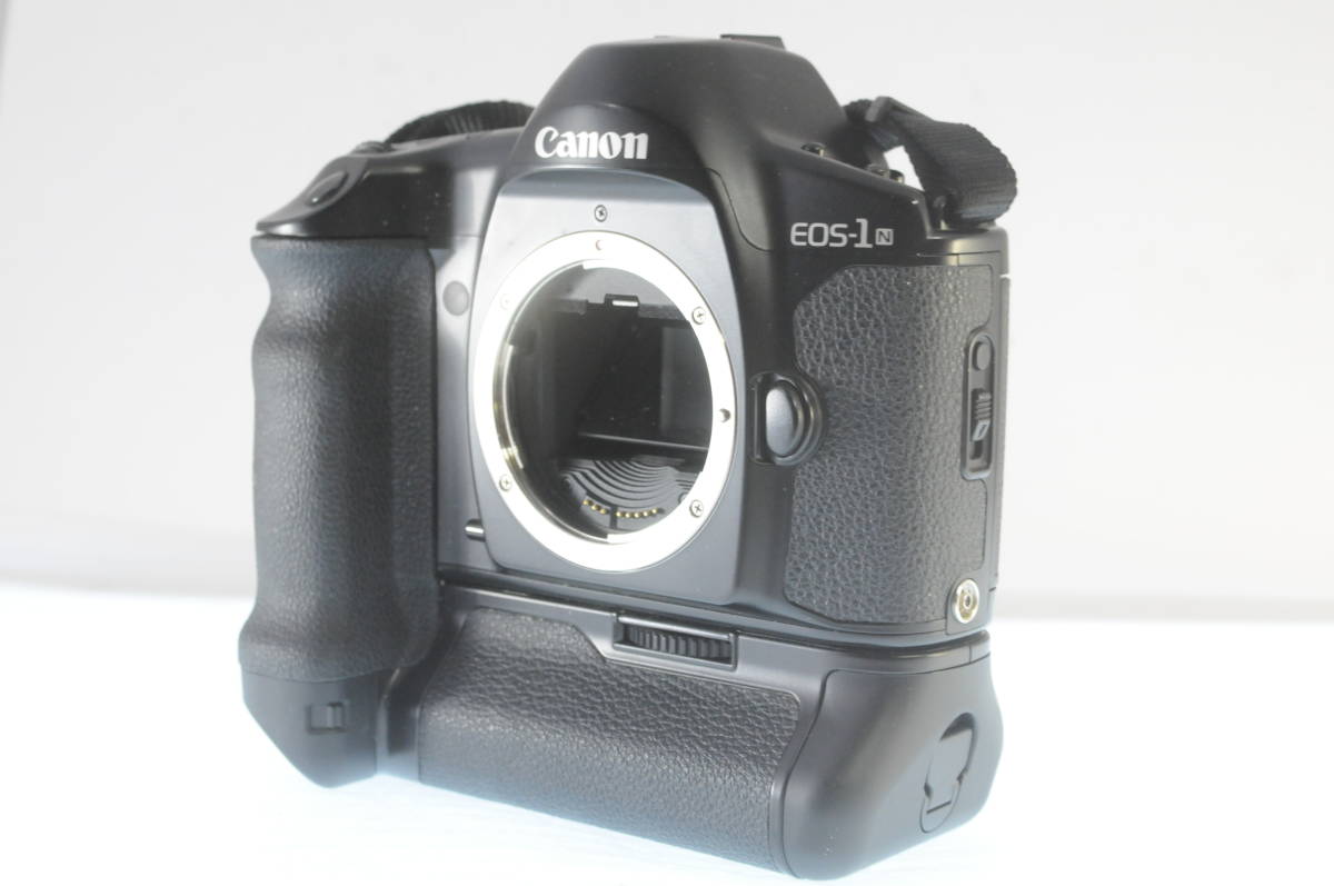 驚きの破格値，品質保証 キャノン CANON EOS 1N + PB-E2 AB1130(キヤノン)｜売買されたオークション情報、yahooの商品情報をアーカイブ公開 - オークファン オートフォーカス