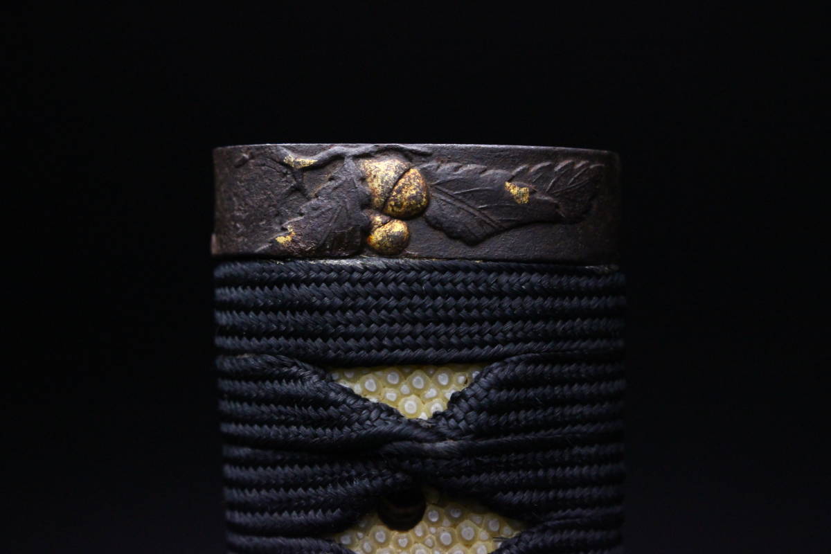 櫻】貴重刀剣 無銘 (伝 御勝山永貞) 二尺三寸一分 鮫皮巻柄黒漆塗鞘拵