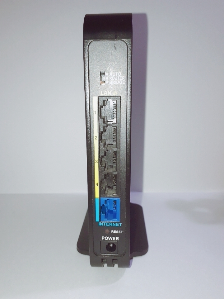 Buffaloルーター　WHR-300HP2_4