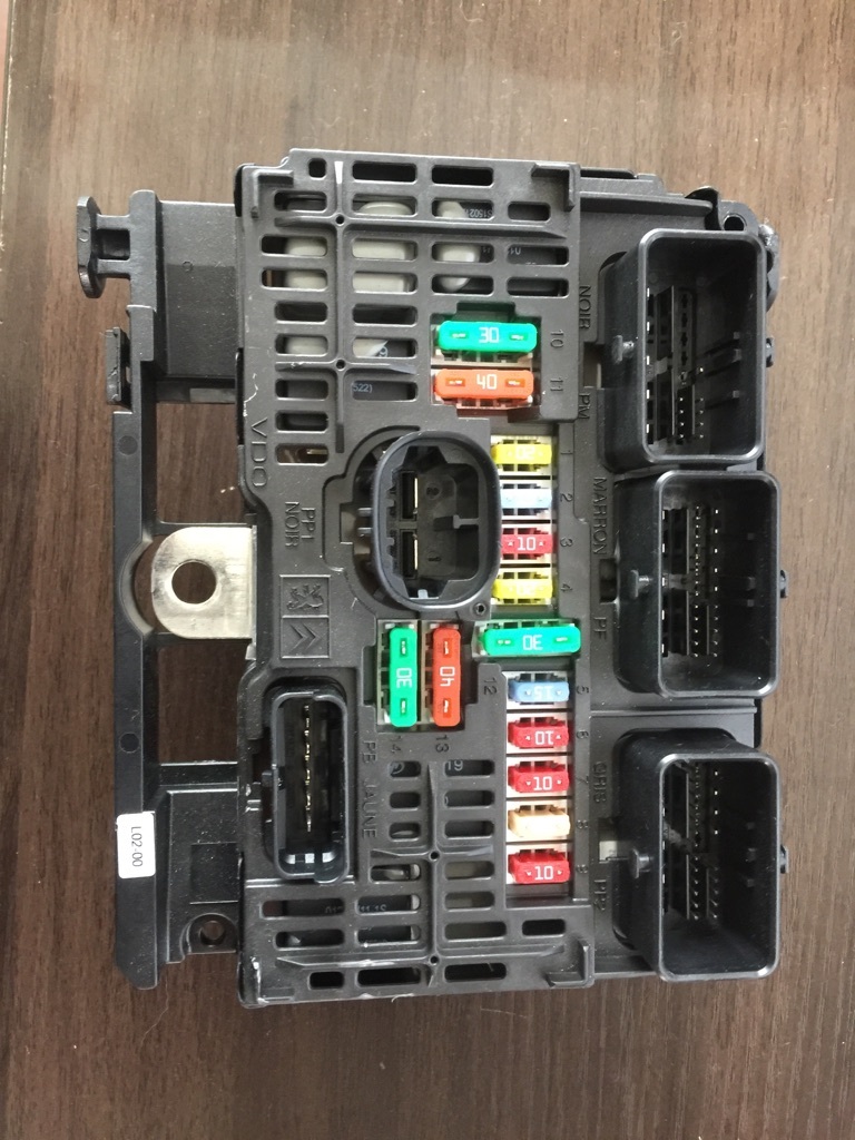【赤字超特価，SALE】 プジョー４０７ V6 D2V ヒューズボックス XFV ほぼ(プジョー用)｜売買されたオークション情報、yahooの商品情報をアーカイブ公開 - オークファン プジョー用