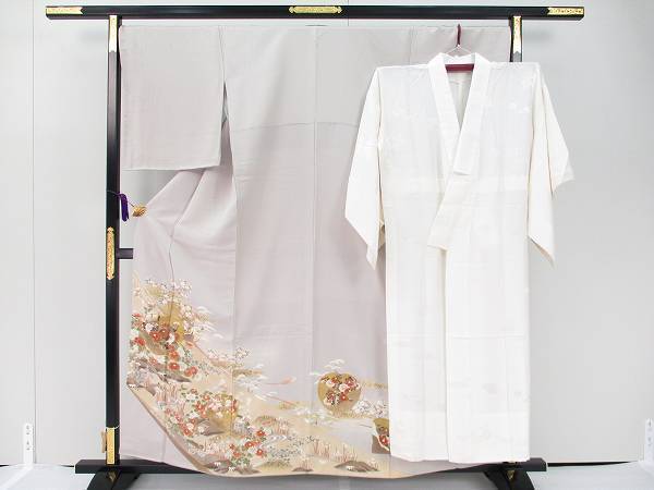  着物ふぁんた 豪華 色留袖 襦袢 2点セット 金駒刺繍 菊 椿 松 梅 桜 流水に杜若 品 しつけ付 k324(留袖)｜売買されたオークション情報、yahooの商品情報をアーカイブ公開 - オークファン 留袖