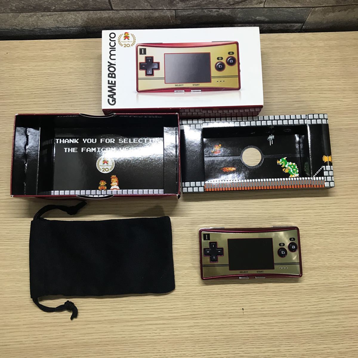 美品 箱のみゲームボーイミクロ(20周年限定ファミコンバージョン) 箱 