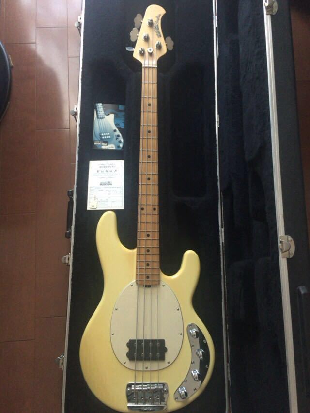 Musicman Stingray USA ホワイト 白 色ヤケ有 裏通し 完動品 傷少な目