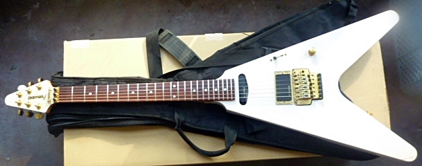 レア？FERNANDES FV－80K / 黒夢 モデル フライングV 楽器、器材
