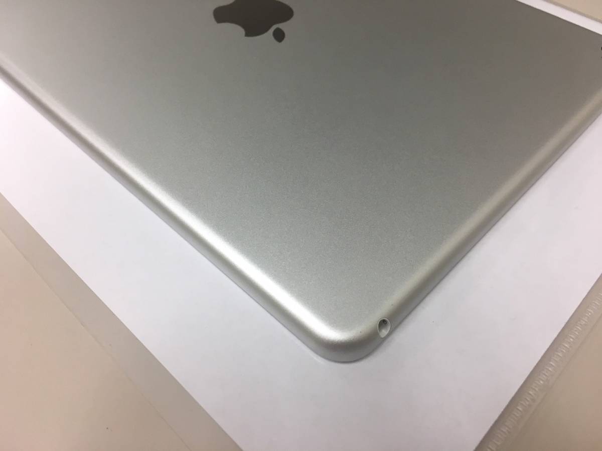 中古美品】 Apple iPad Air2 128GB Wi-Fiモデル シルバー MGTY2J/A