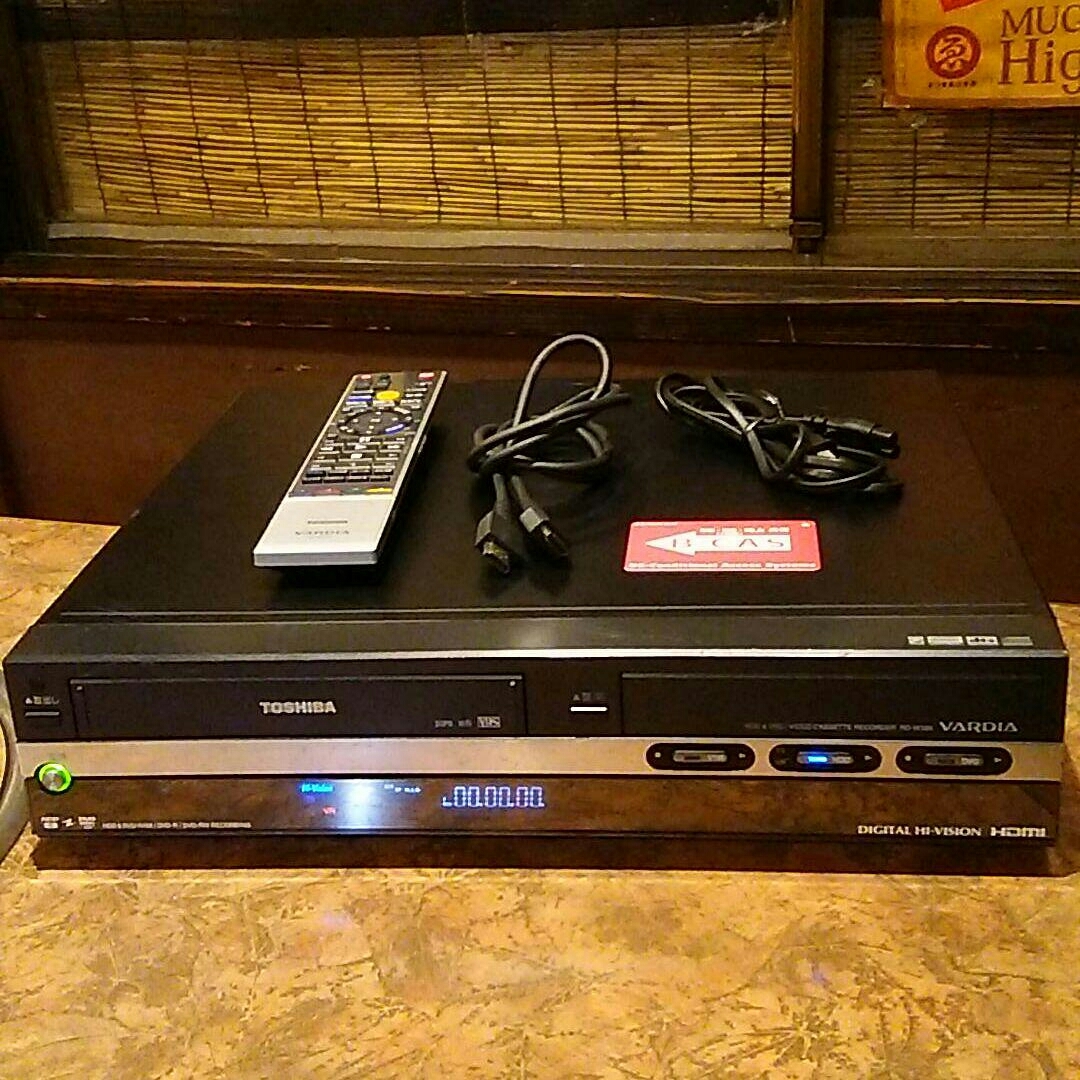 東芝 VARDIA RD-W300 TOSHIBA ◎TOSHIBA VHS一体型 - VHS一体型HDD⁄DVD