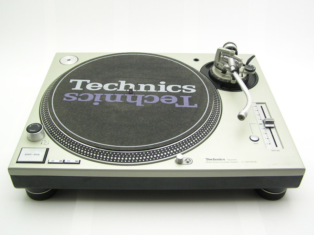 ★ハローカメラ★ 6198 Technics Quartz D.D プレーヤー SL-1200MkⅢD カートリッジなし 難有り動作品「同梱不可」140サイズ_1