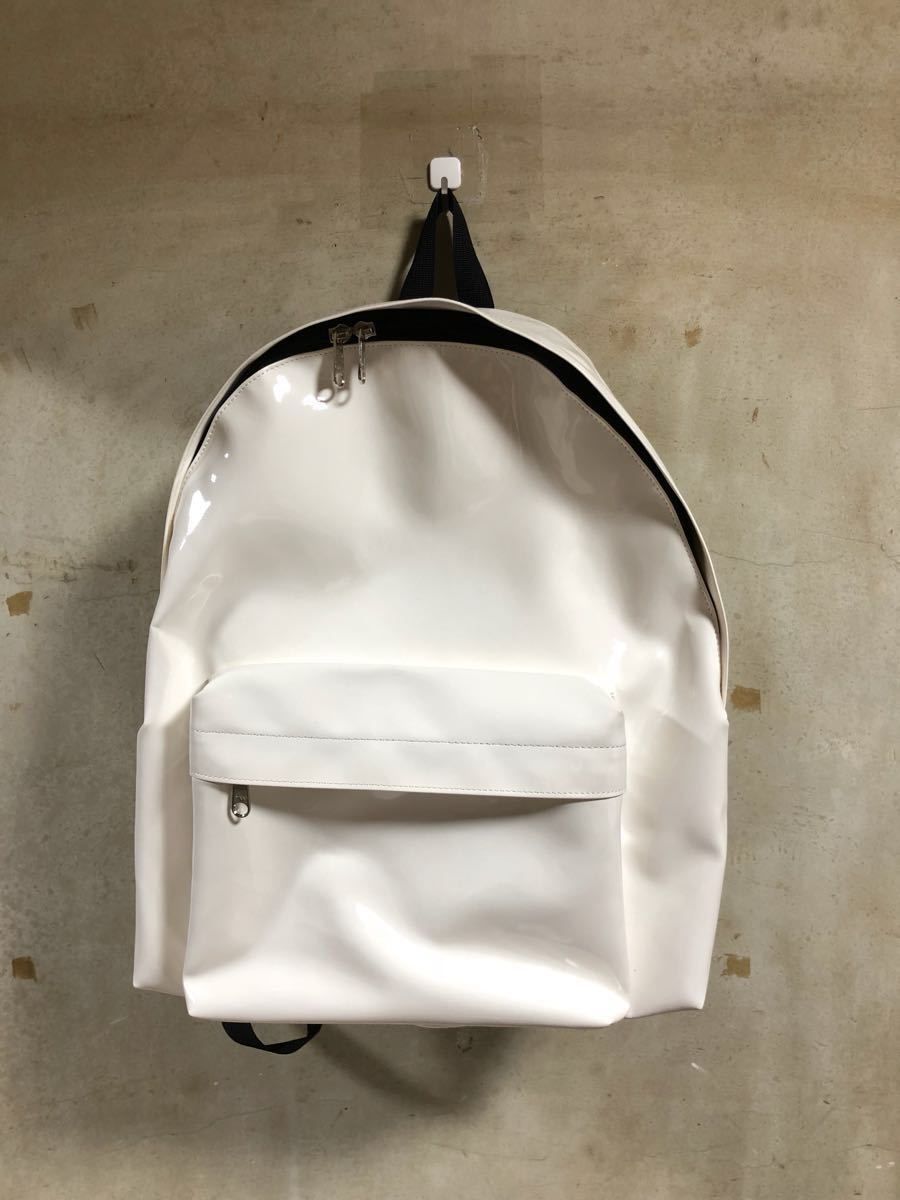 COMME des GARCONS バックパック エナメル / パテント 白 