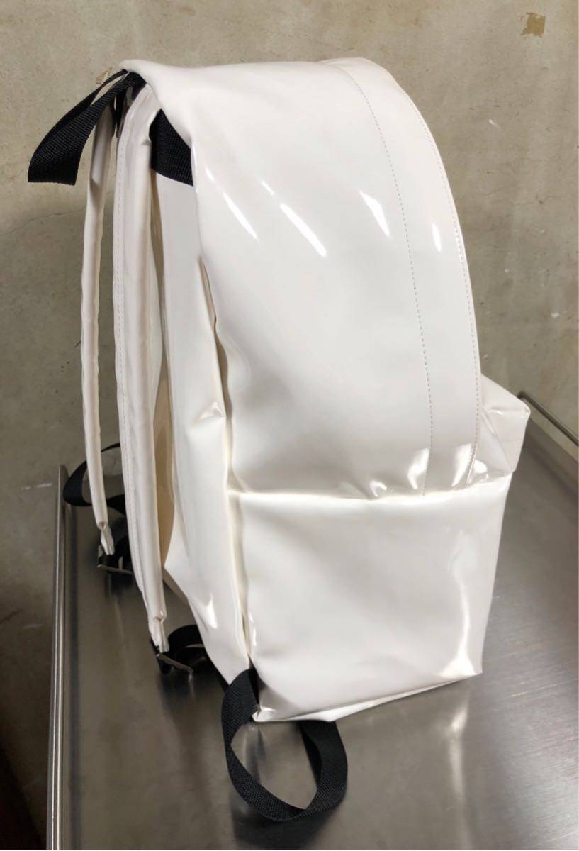 COMME des GARCONS バックパック エナメル / パテント 白  