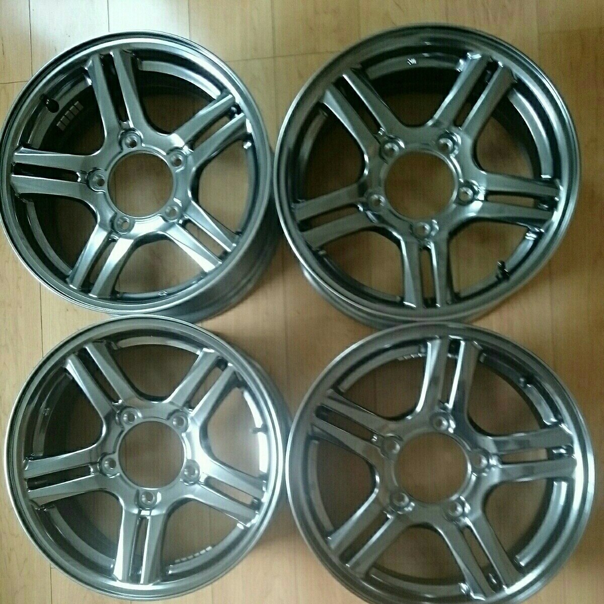 ジムニーJB23純正アルミホイール5本セットになります。_1