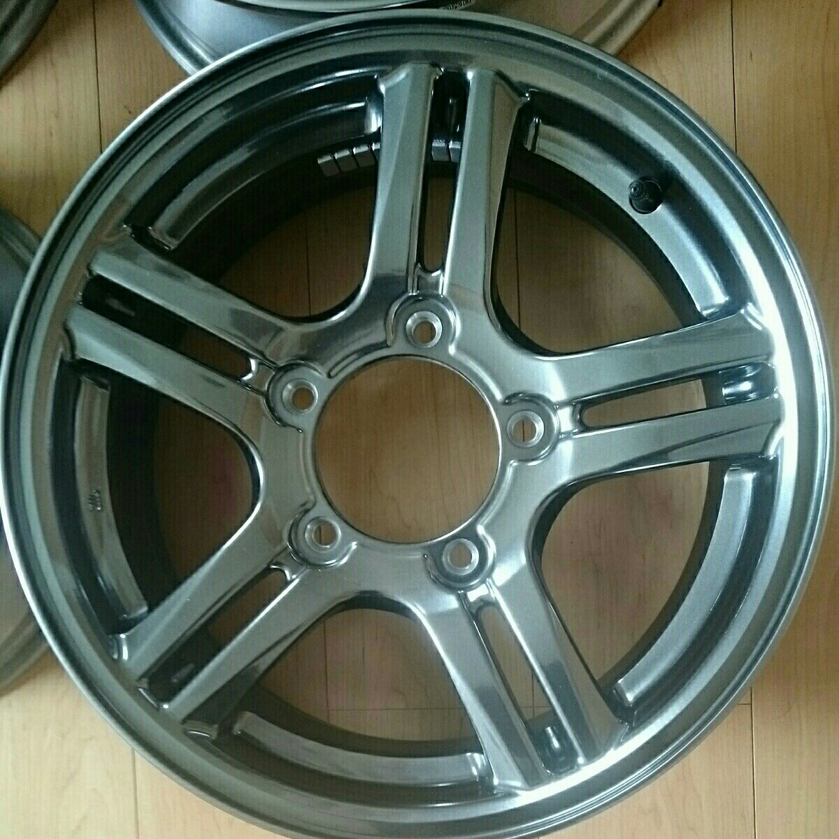 ジムニーJB23純正アルミホイール5本セットになります。_3