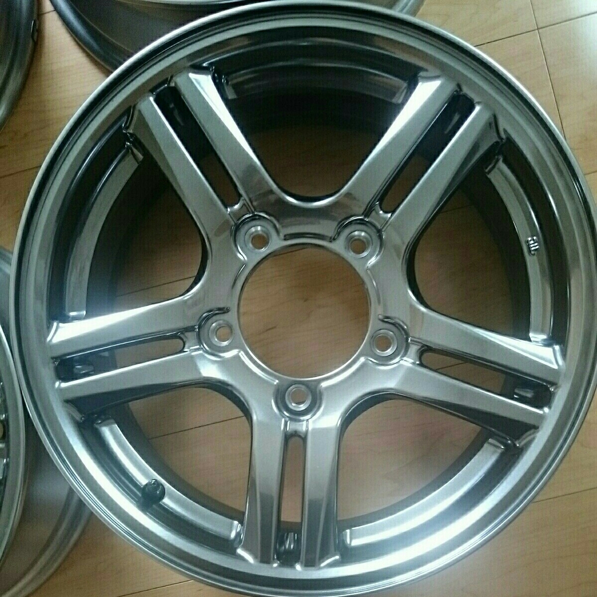 ジムニーJB23純正アルミホイール5本セットになります。_4