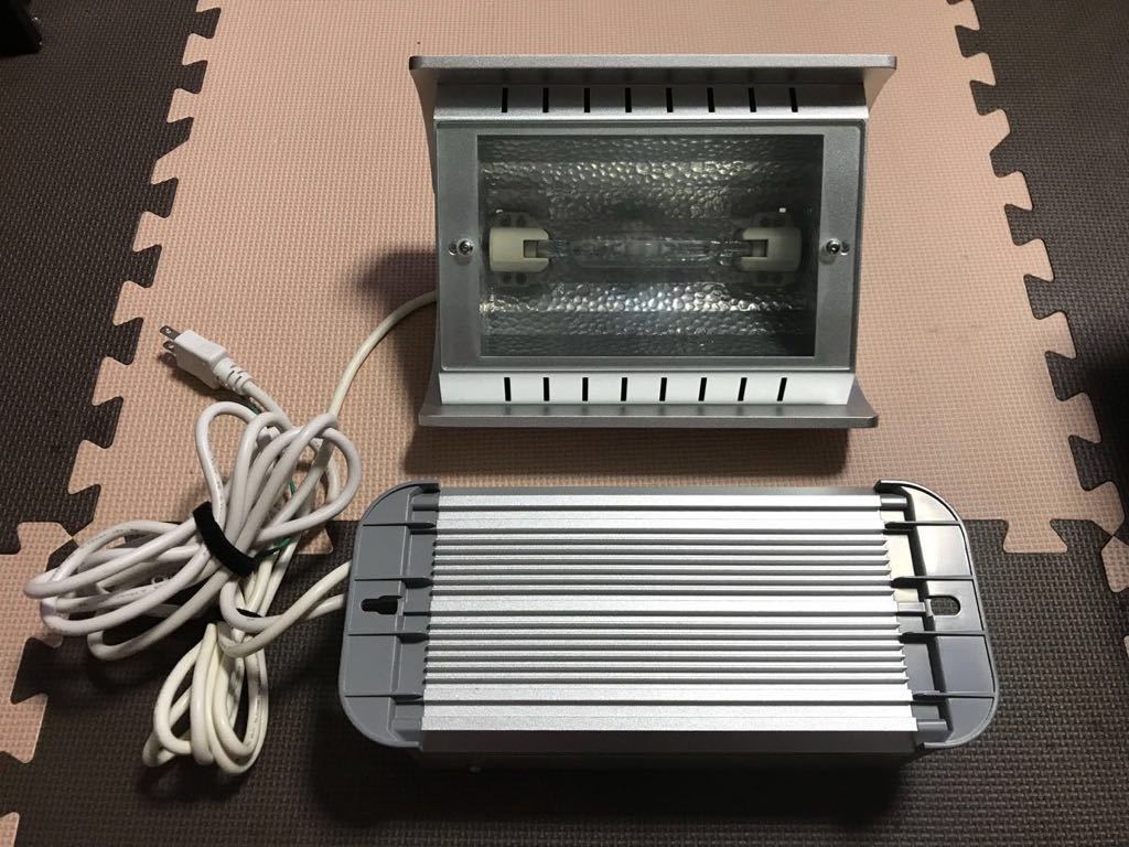 魚用品・水草 カミハタファンネル28000K水槽用ライトホワイトメタハラ