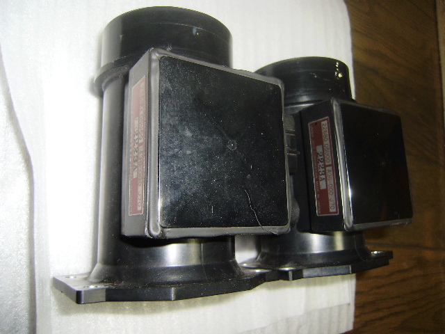 新作，新品 スカイラインGT-R 日産純正エアフロ　２個セット 検bnr32gtrrb26bnr34 22680-05u00