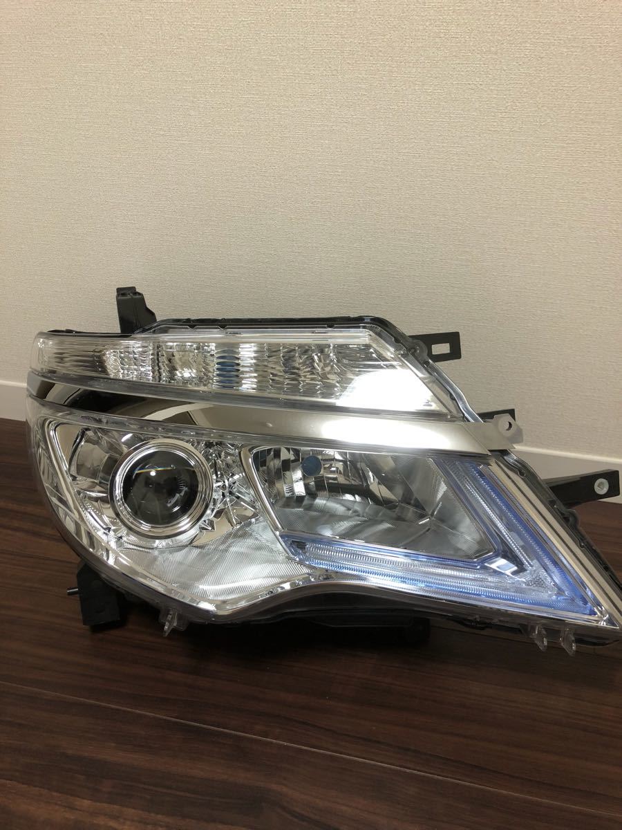 C26⁄NC26 後期 セレナ LED右ヘッドライト右ライト 右側 KOITO 100 C26 