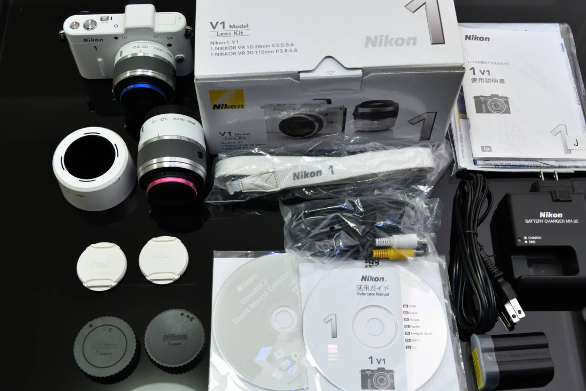 定番から最新購入 【美品】 Nikon 1 V1 ダブルズームキット ホワイト 