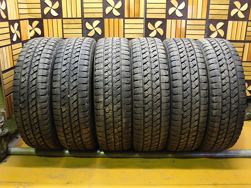 Z T1398 ブリヂストン ブリザック W979 225/70R16 117-115L LT 14年製6