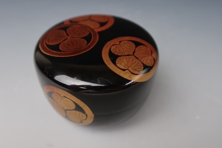 置物 鳳花鳥紋様 磁器 装飾 美術金彩色絵蓋付祝飾り壺花瓶壺 花鳥 宮廷