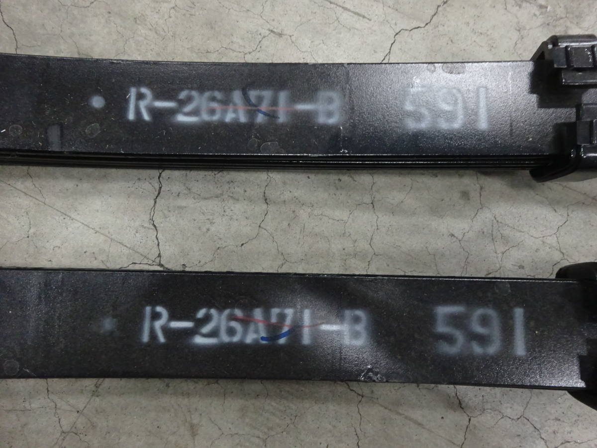 ②ハイエース200系4WDワゴン用リーフスプリング左右セットの内の片方