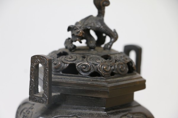 ぷ*ん様 瑞峰作 鋳銅製 香炉 獅子摘 梅文 共箱付 瑞峰作 古銅 香爐 三足 獅子摘 共箱付き 他、七草模様金色香炉/鋳銅