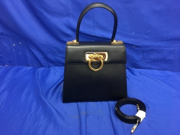 Ferragamo ガンチーニ 2wayバッグ 黒