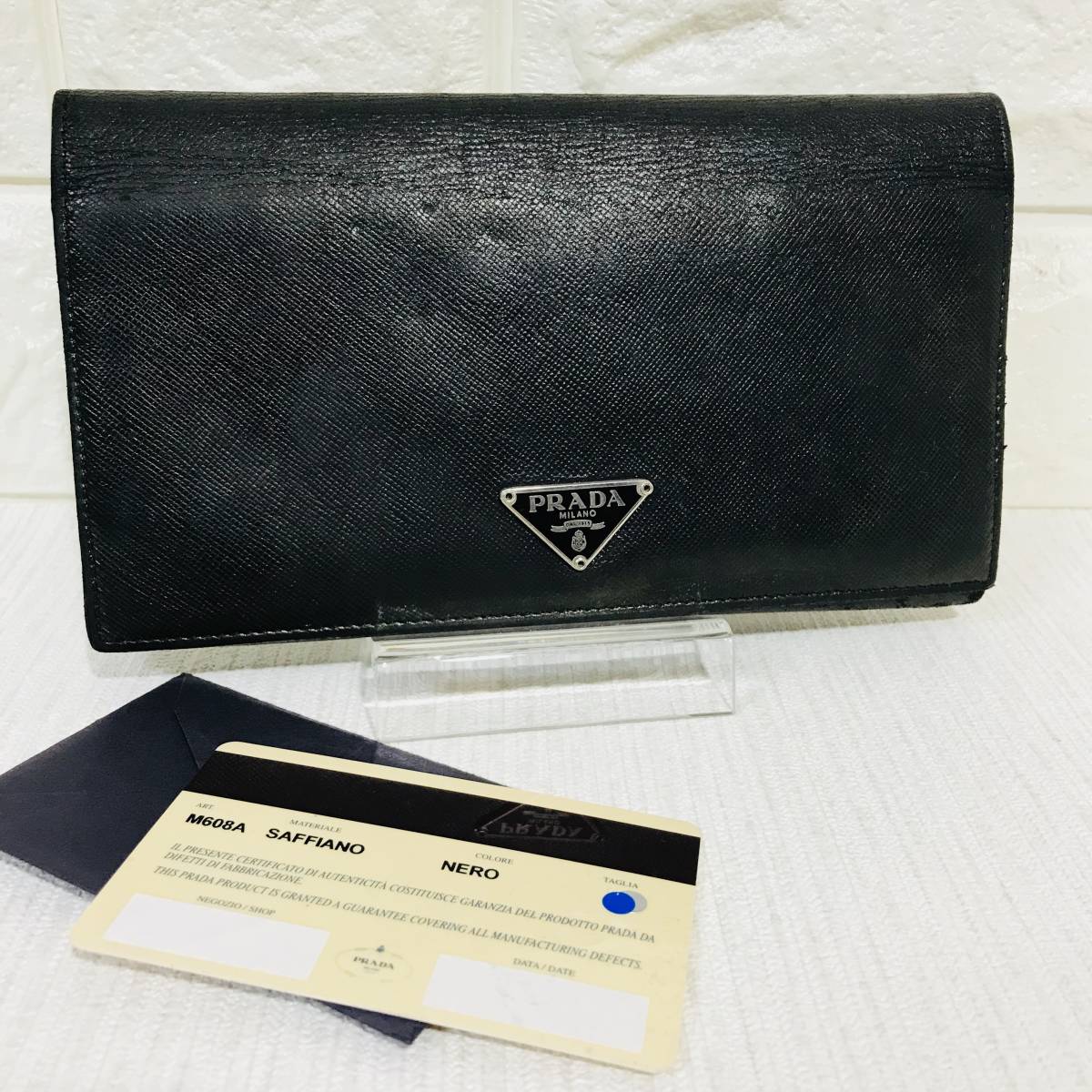 美品✨PRADA 二つ折り 財布 サフィアーノ レザー 三角ロゴ 黒 早い者