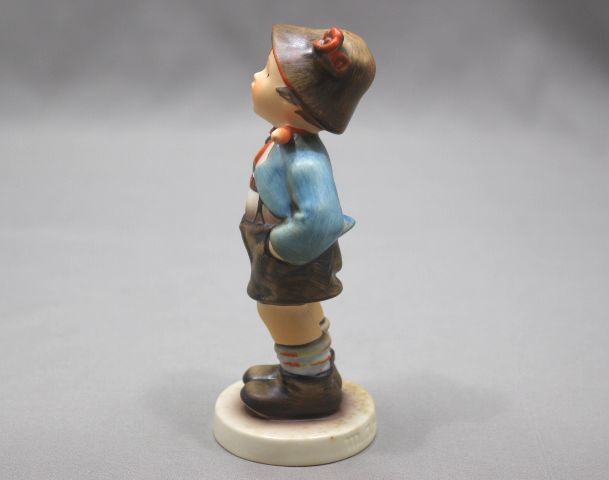 02254☆ ドイツ ゲーベル GOEBEL 置物 陶器 人形 / 男の子 少年
